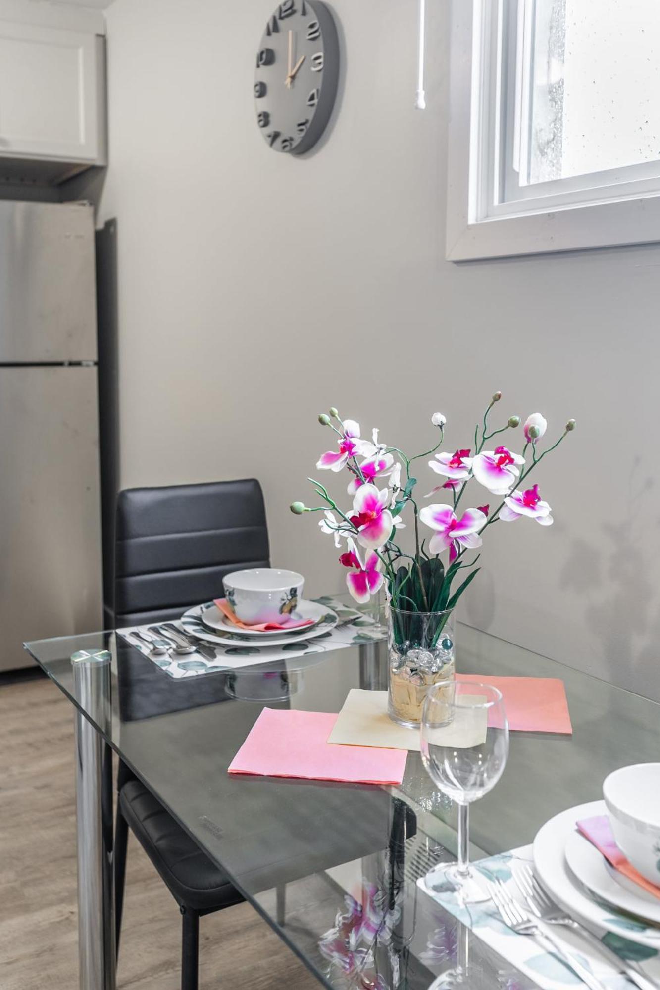 1Br Basement Condo - James Street Χάμιλτον Εξωτερικό φωτογραφία