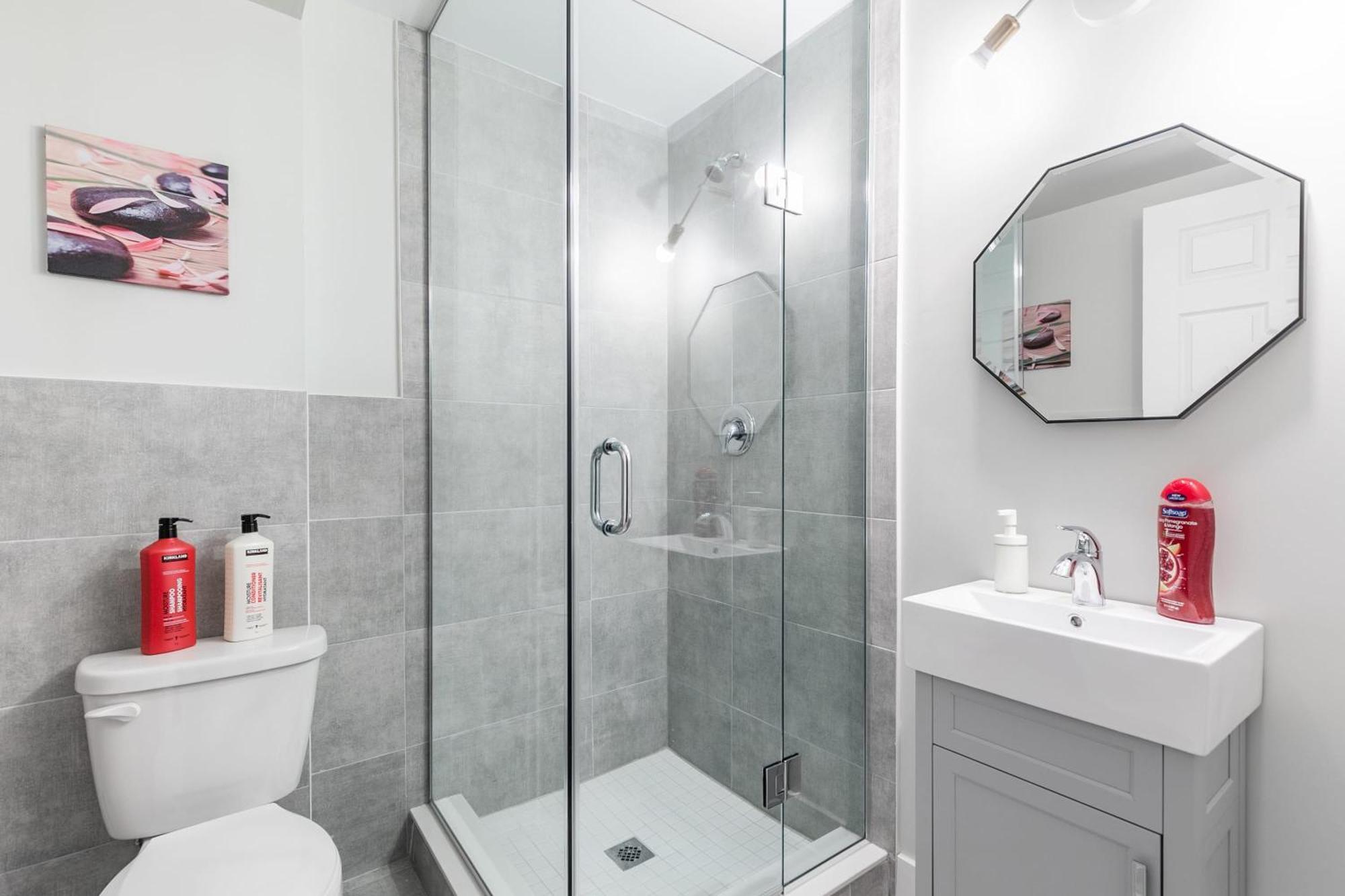 1Br Basement Condo - James Street Χάμιλτον Εξωτερικό φωτογραφία